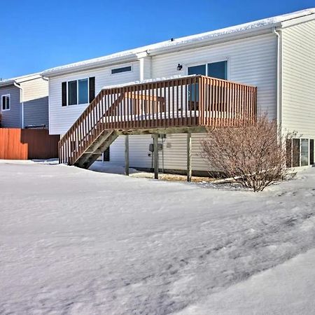 Villa Welcoming West Fargo Retreat W Backyard Exterior foto