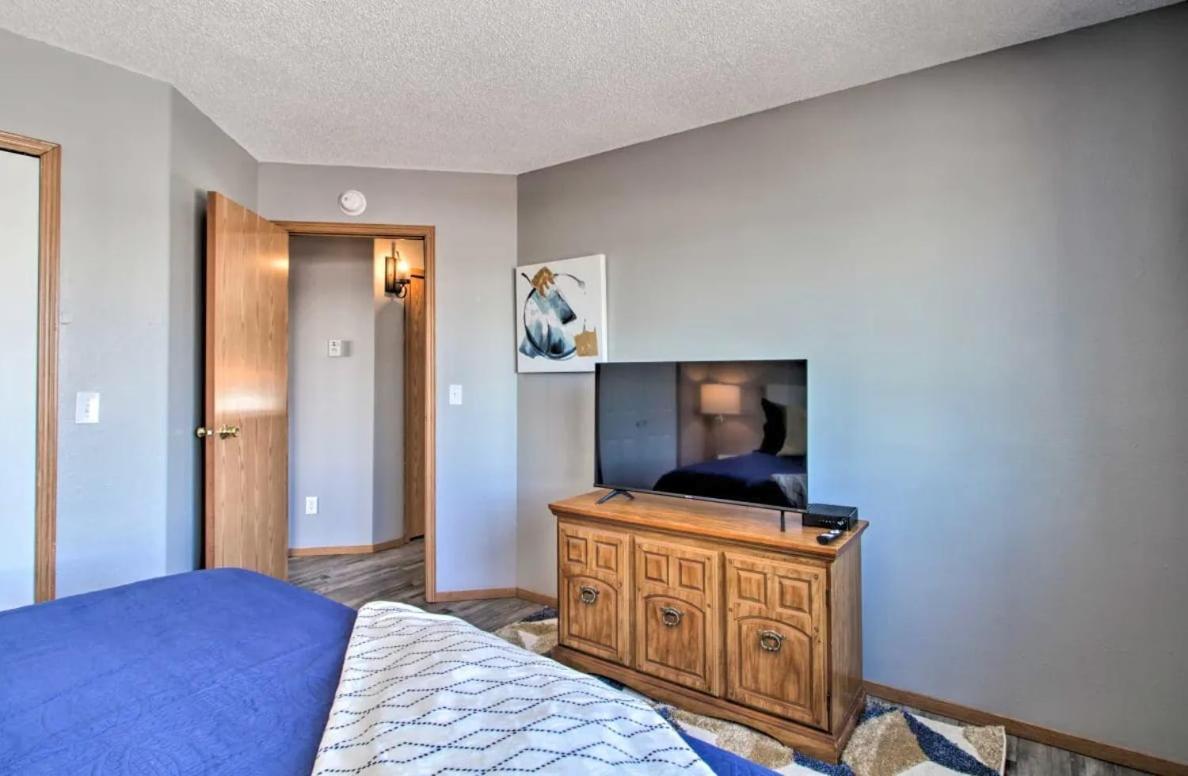 Villa Welcoming West Fargo Retreat W Backyard Exterior foto